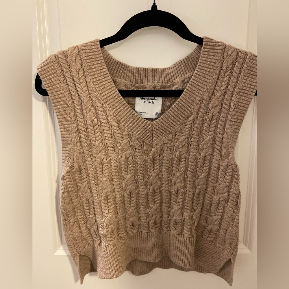 Abercrombie and Fitch Sweater Vest Beige XS